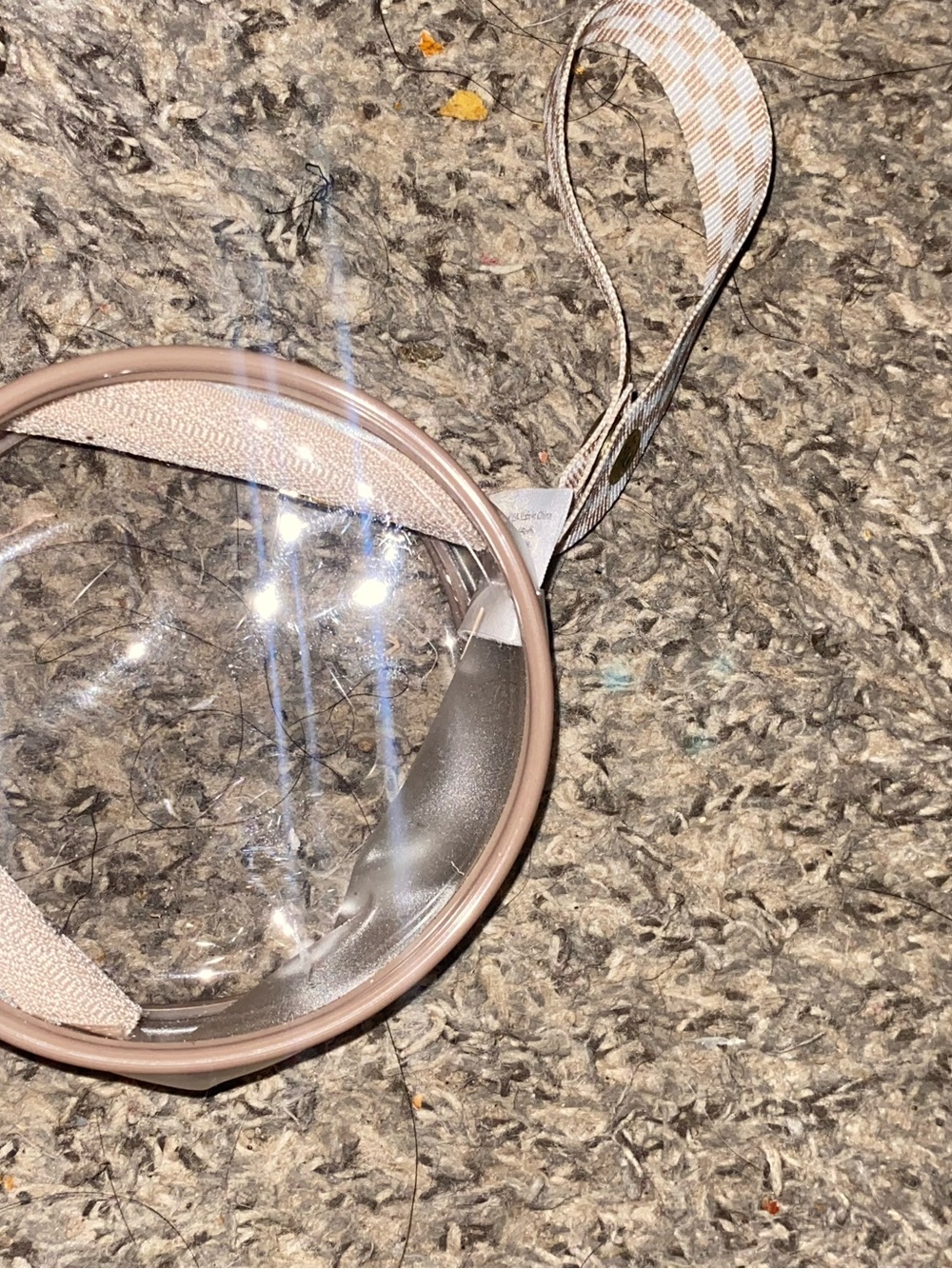 Clear round pouch - Picture 3 of 3
